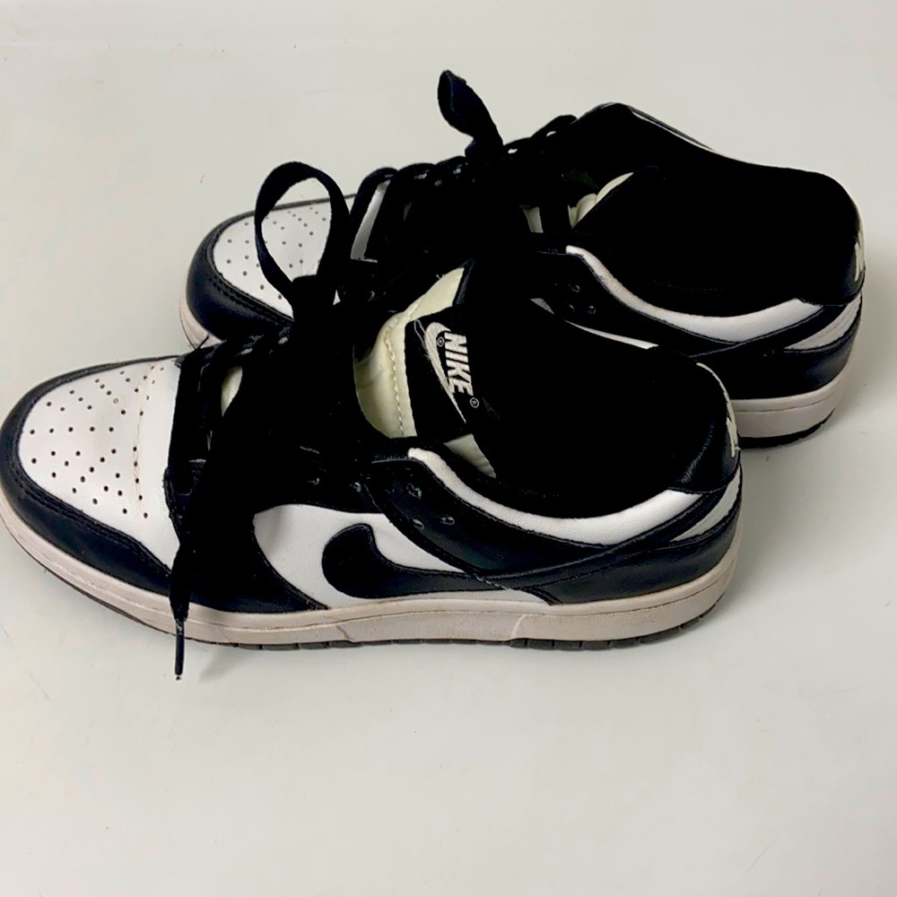 Nike Dunks Low “Panda”